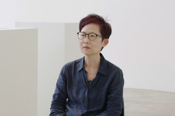 Chung Seoyoung: Knocking Air