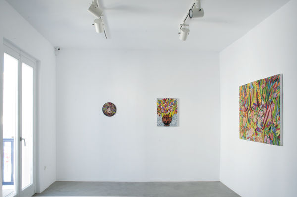 Caroline Larsen Romance On The Islands Medusa Column Krarer With Flowers Garden Party Installation Shot 2