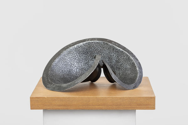 Horizontal Form Aluminium repoussé 11 x 8 x 10 in