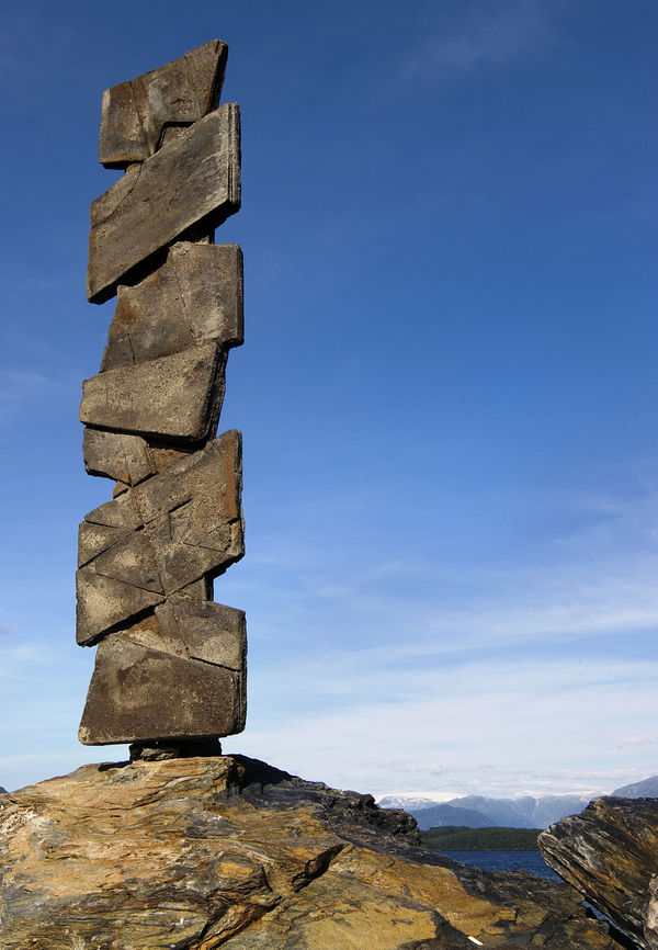 Ian Garlant Iluvuluvme - love stones sculpture