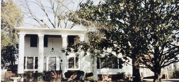 Daonne Huff - Framing [Big White House] Stay in Touch for Mom and Dad