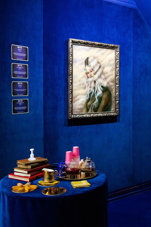 Miss Van Pale Moonlight Muses 11