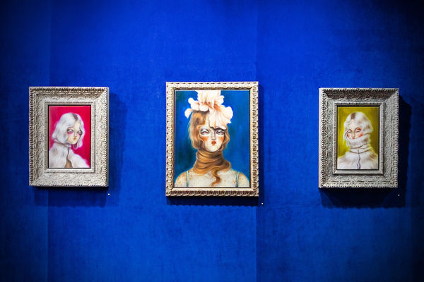 Miss Van Pale Moonlight Muses 17