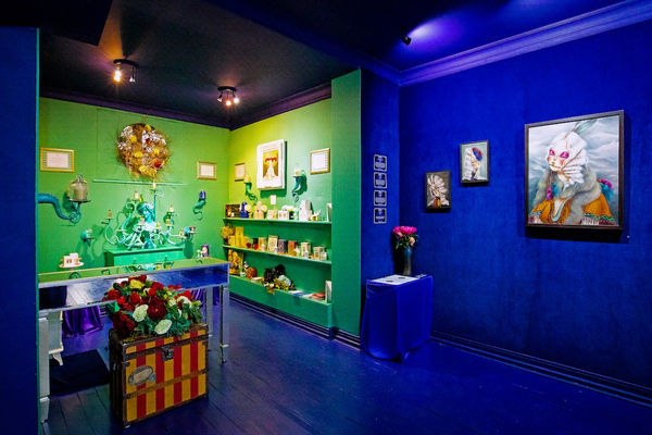 Miss Van Pale Moonlight Muses 18