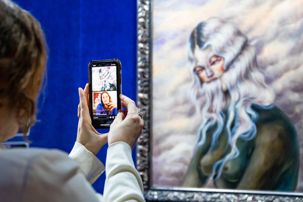 Miss Van Pale Moonlight Muses 36