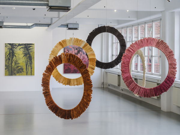 Installation view, Helén Svensson, Inte nudda golv, 2024, Galleri Duerr. Photo: Jean-Baptiste Béranger.