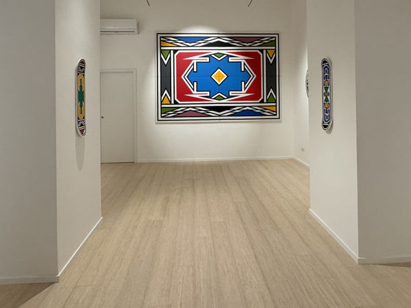 Beyond the Wall Esther Mahlangu and Ndebele Culture