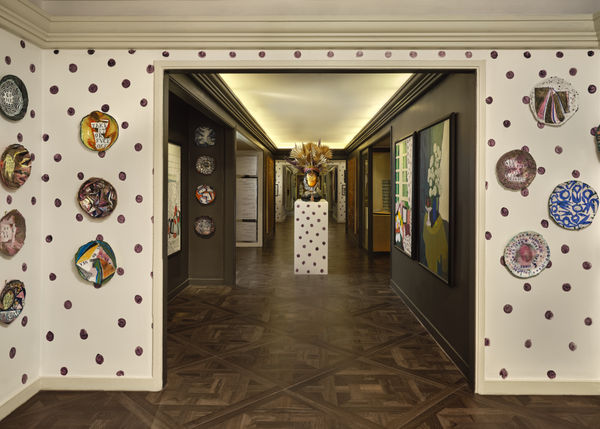 Bergdorf-goodman-thespacelessgallery-installationview-credits-Claire-Esparros