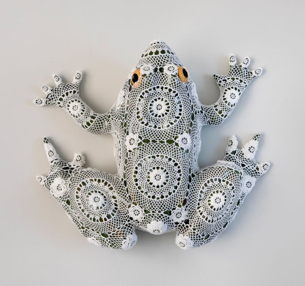 Joana Vasconcelos Sibila, 2024 Rafael Bordalo Pinheiro faience painted with ceramic glaze, Azores crocheted lace 13 x 39 x 34 cm