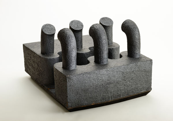 距離, 1974 陶 H37.5 × W50.5 × D65.5 cm 中島 晴美