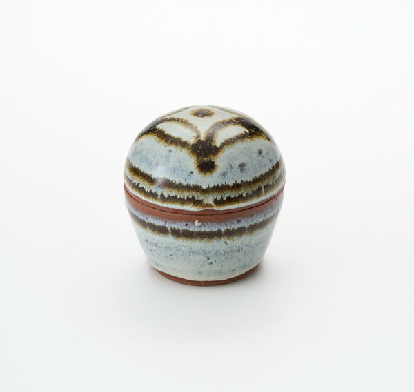 七宝文盒子, 昭和4(1929)年頃 陶 H11.6 × W11.6 × D11.6 cm H4.5 × W4.5 × D4.5 in. 河井 寛次郎