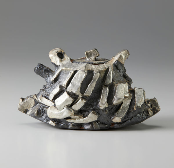 道川 省三, Tanka with silver Sculptural Form, 2025