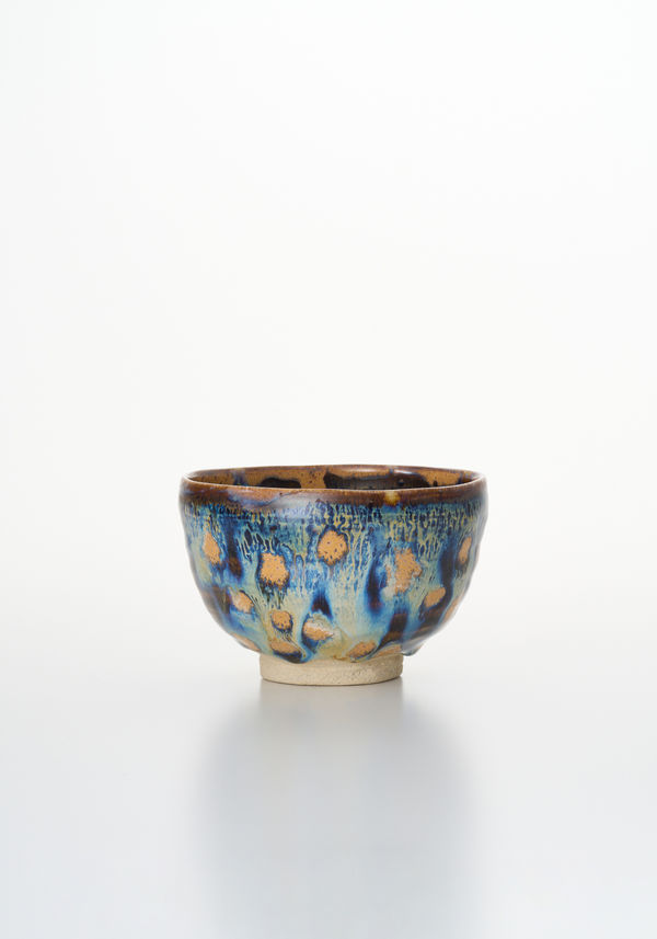 天目宇宙の叫び茶盌, 2024 陶 H6.3 × W14 × D14.1 cm H2.4 × W5.5 × D5.5 in. 木村 盛康