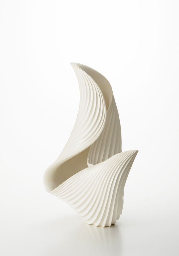 葉器/ YOHKI Vessel, 2021 陶器/ Ceramic H47.5 × W26 × D32.5 cm 稲葉 周子