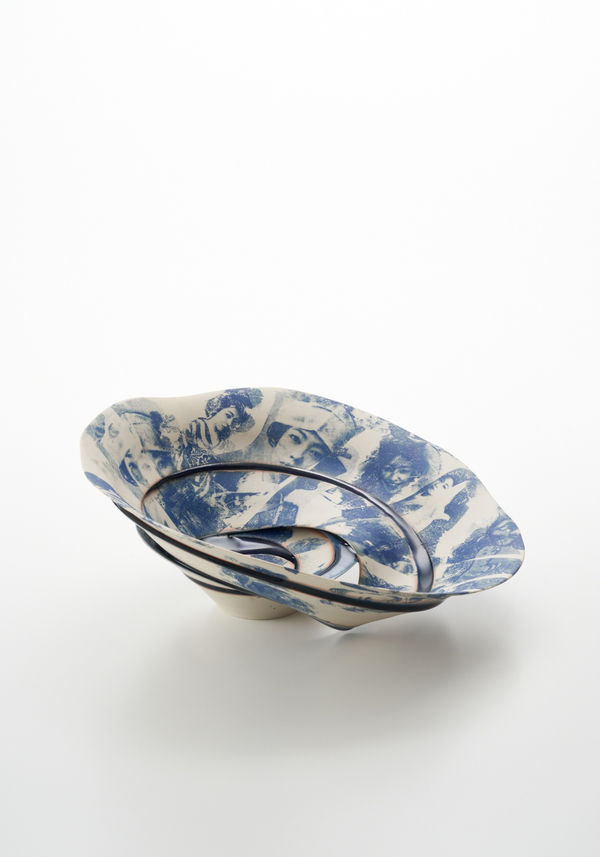 多和田有希＋福本双紅, blue on blue 11, 2025