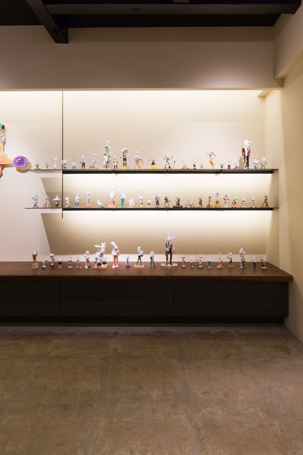 金氏 徹平, White Cischarge (Figure) 73 Figures, 2006