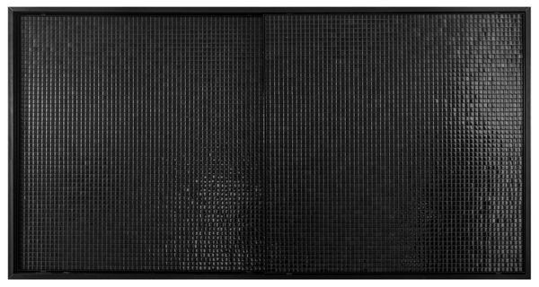 Ana Maria Tavares Calypso, Desviante Double_Noite, da série Hieróglifos sociais, 2011 Perfil de alumínio, painel de alumíniocomposto, açoinox colorido e prata, impressão digital e pintura eletrostática, 152 x 283 x 20 cm