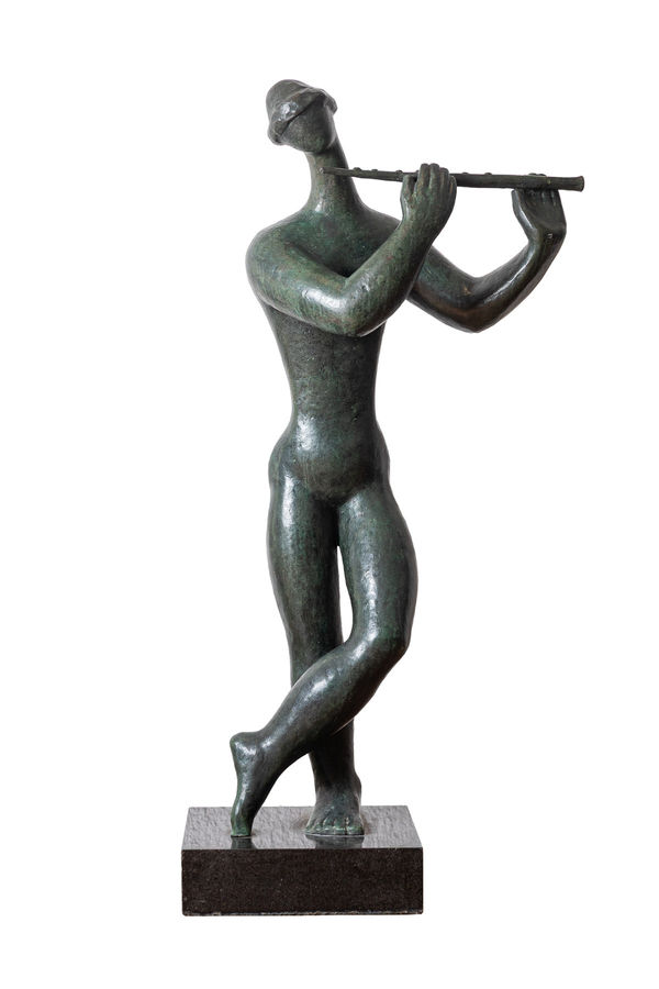 Sonia Ebling Mulher com flauta, S.D. Escultura em bronze com base em mármore 117 x 51 x 28 cm e base medindo 10 x 37 x 37 cm