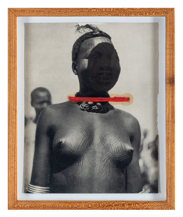 Nino Cais Sem título, da série Princesa, 2014 Bastão oleoso sobre papel impresso 28 x 22 cm