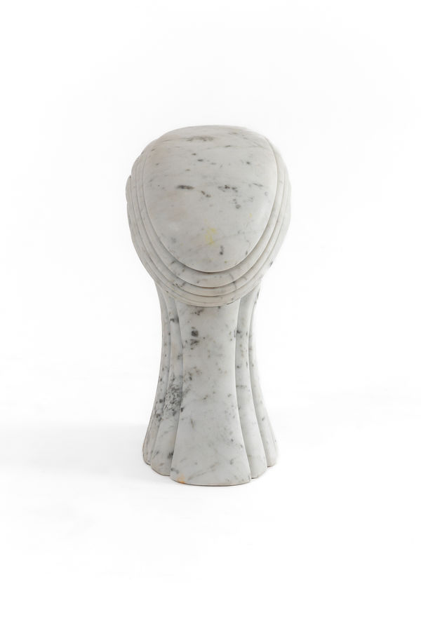 Jesper Neergaard Sem título, S.D. Escultura em marmore 40 x 20 x 30 cm