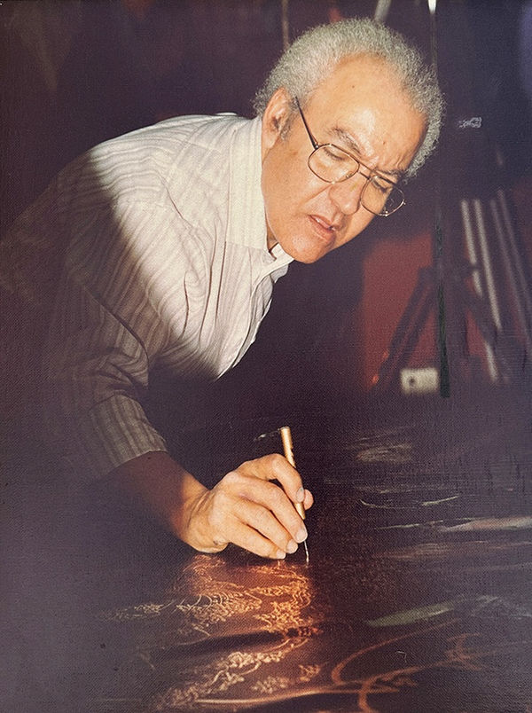 2015 - The Traveller with Pen in Hand