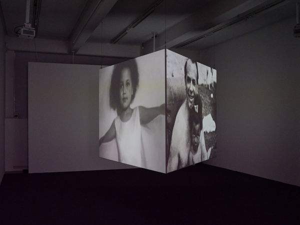 Installation view, Salad Hilowle, När morgonstjärnan brinner, 2025, Cecilia Hillström Gallery. Photo: Jean-Baptiste Béranger.