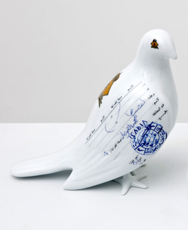 STANDING DOVE 2011 porcelain editions 40 + ap 23 x 23 x 11 cm