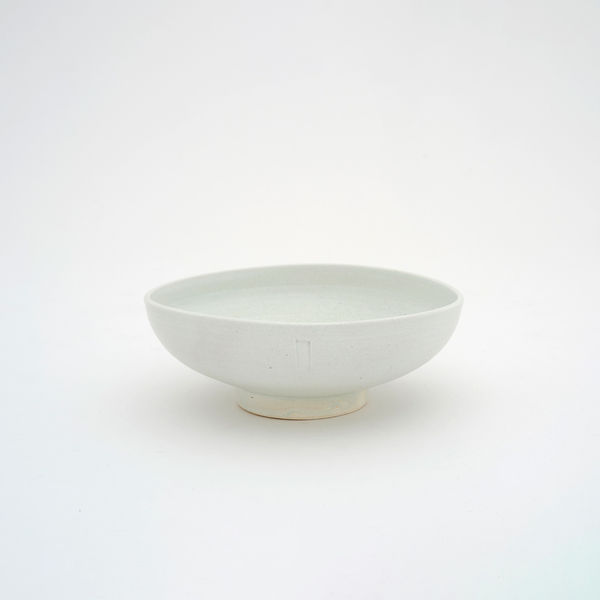 Kds 241218 25 Kwon Dae Sup Shallow Bowl 2024 White Porcelain 31 4 X 32