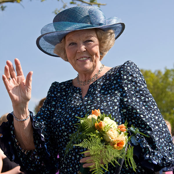 Image Credits: “Koningin Beatrix in Vries” (May 2008), photo by Emiel Ketelaar via FrozenImage, licensed under CC BY 3.0 (https://creativecommons.org/licenses/by/3.0/), via Wikimedia Commons.