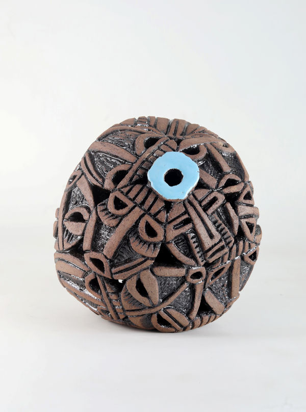 Djakou Kassi Natalie Voluptuous 1, 2025 Glazed clay 29 x 28 cm