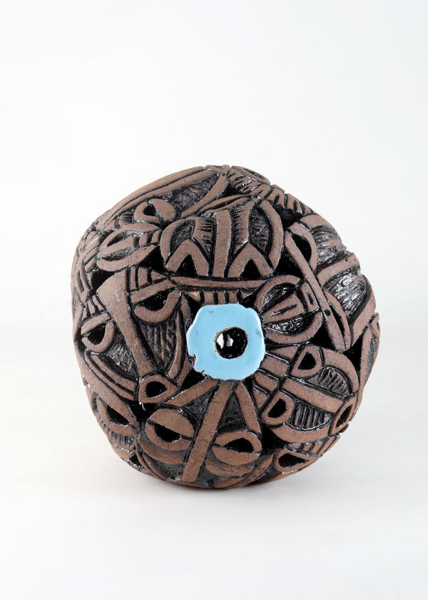 Djakou Kassi Natalie Voluptuous 2, 2025 Glazed clay 29 x 28 cm