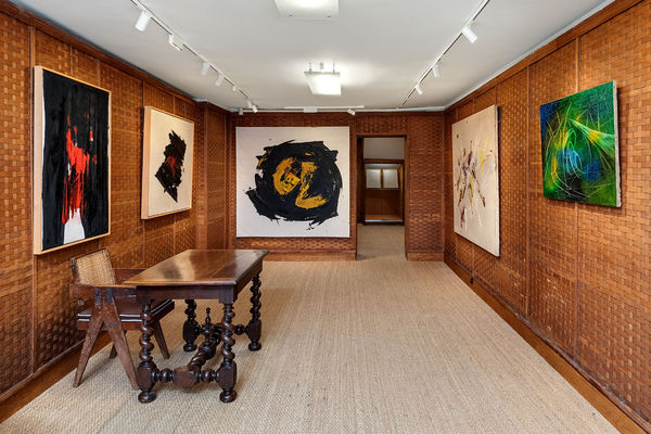 &copy; Galerie Dina Vierny Paris