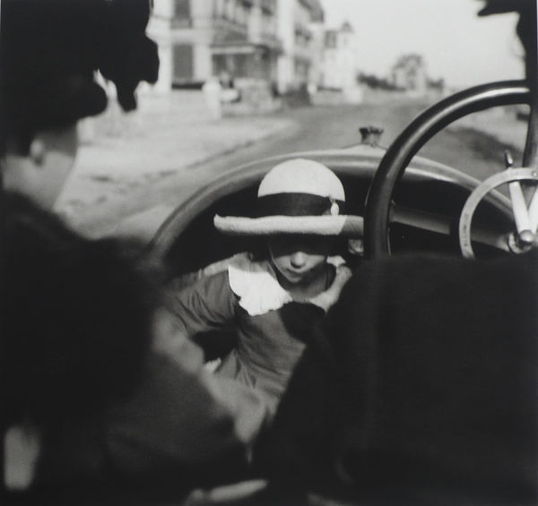 Jacques Henri Lartigue, Mamy and Janine Dupuis under the soft top of Jacques Dupuis’s Pic-Pic, her father, La Baule, 1915