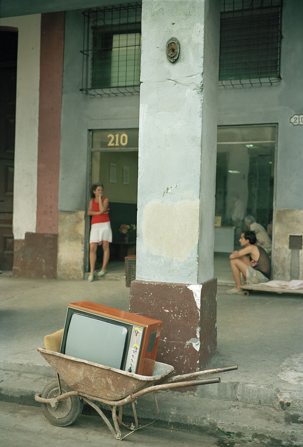 Tria Giovan, Wheelbarrow TV - Havana, Cuba, 1993