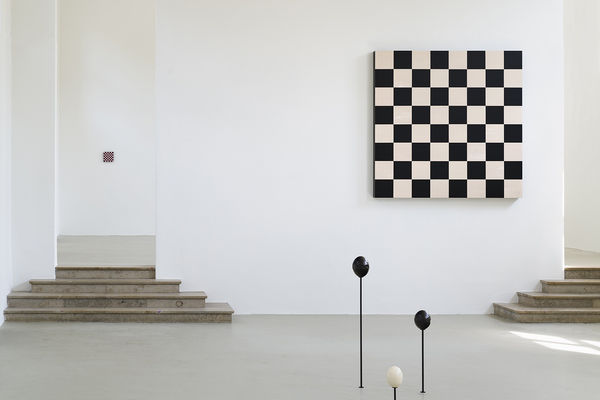 Sarah Ortmeyer, FLYRT installation view at Kunstverein München, Munich, 2018. Photo: Peter Mochi