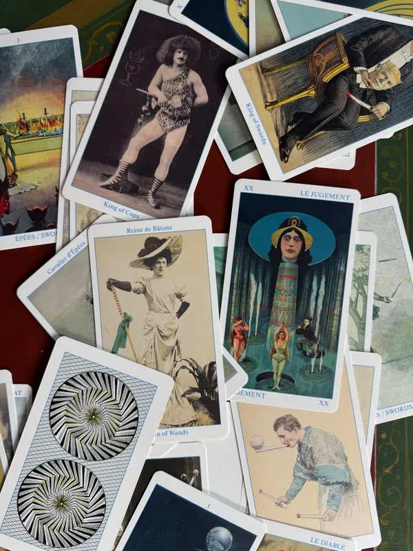 Tarot card deck by Roger Cremers and Diana Kraal