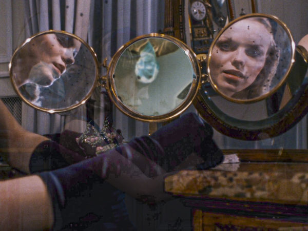 Welt am Draht - An exhibition brought together by Antoine Waterkeyn