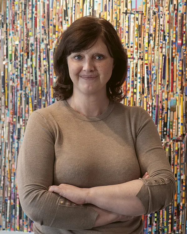 NATHALIE MINNAERT, Sales