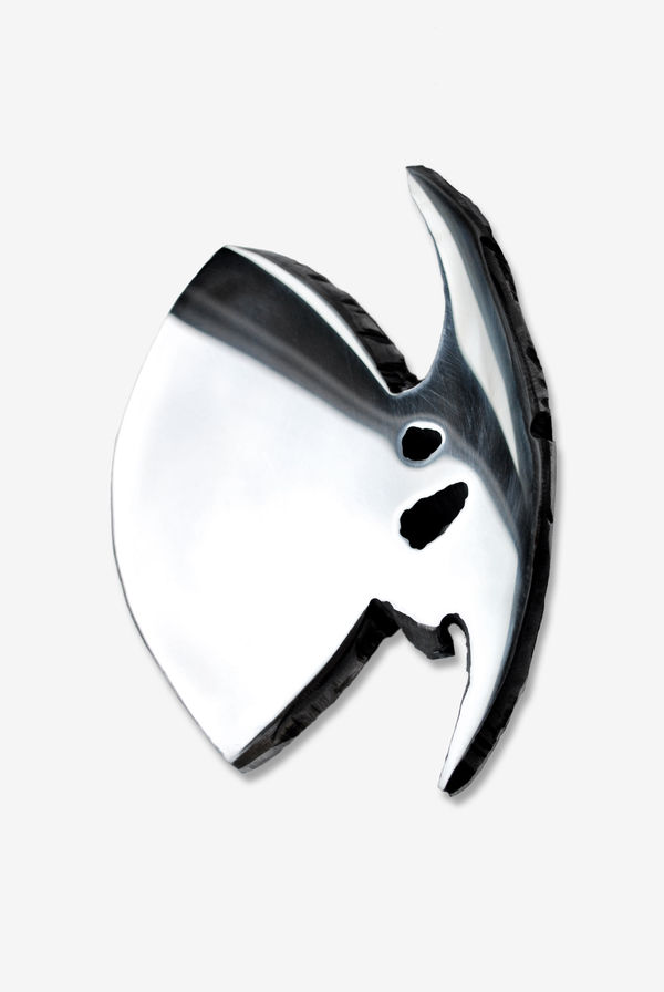 Lux Miranda EGO - GRASPING 1, 2025 Handheld plasma-cut steel, hand mirror polished, metal protective-wax 17 x 20 x 1,5 cm