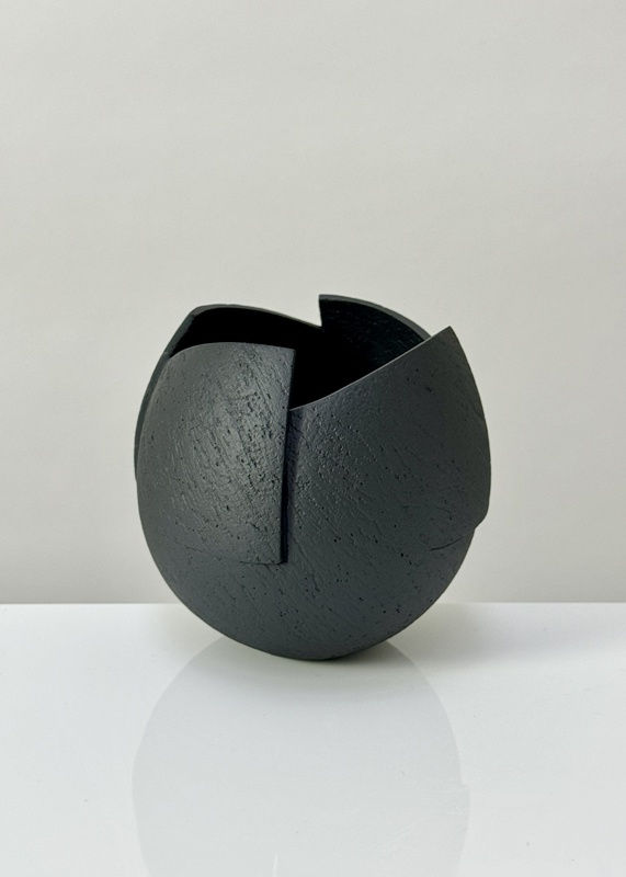 Ashraf Hanna, 6. Black cut and altered pinch pot II