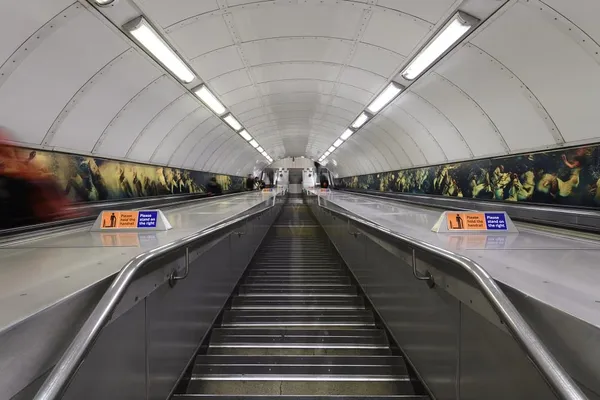 Phoebe Boswell | 'we move through scales of blue', Bethnal Green and Notting Hill Gate stations, Art on the Underground