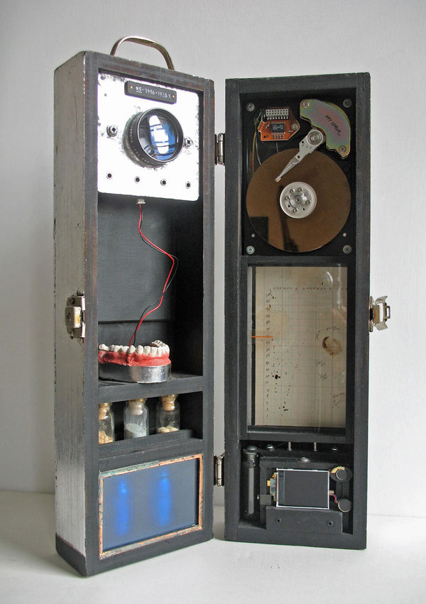 Renée Stout, Truth Telling Kit (2nd Version), 2008