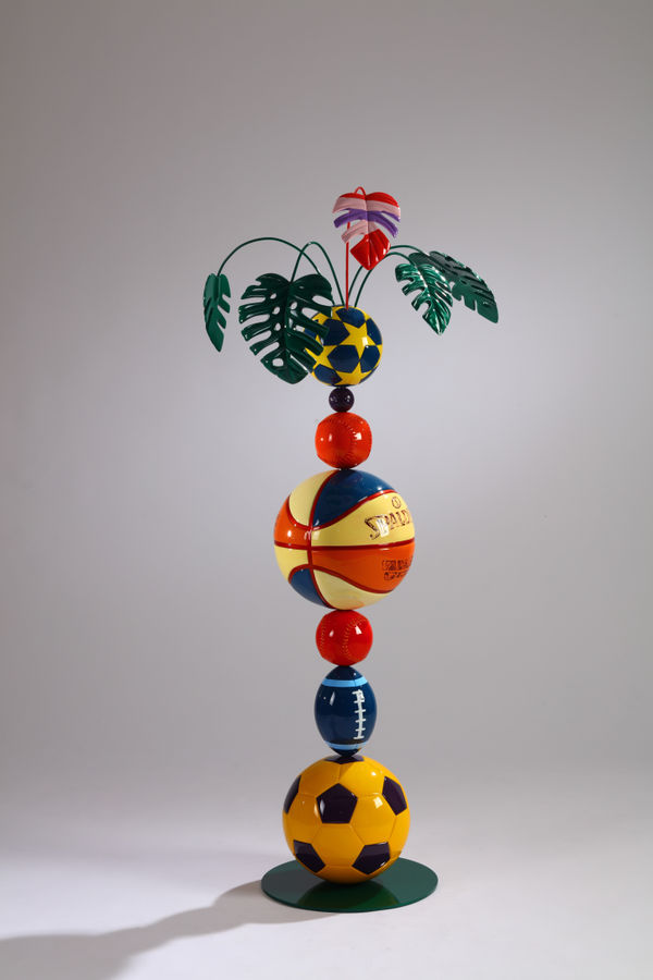 Eunsuk YOO Sign Ball-Monstera, 2024 FRP, Urethane paint 55x55x120cm