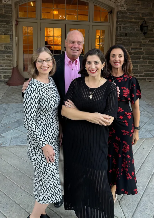 ABOUT US, Learn more about Avery Galleries