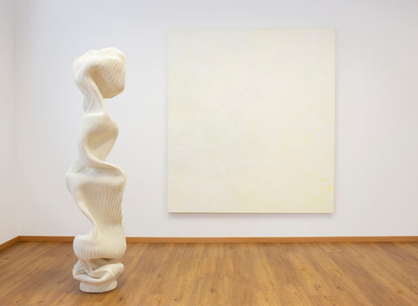 whispering grass David John Flynn, Susanne Thiemann Showroom