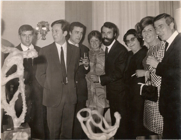 1968: Arturo Di Modica (center), Villa Medici
