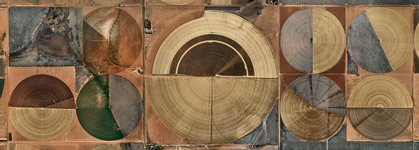 Edward Burtynsky, Pivot Irrigation #14, High Plains, Texas Panhandle, USA, 2011