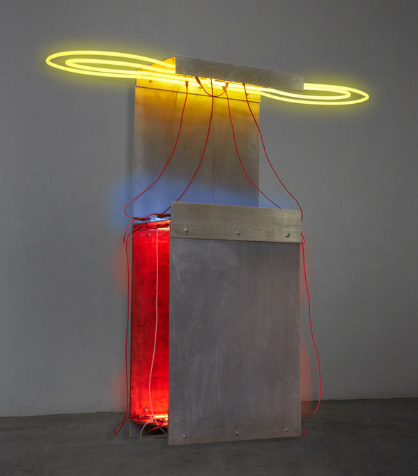 Keith Sonnier, Standing Sphinx, 1989