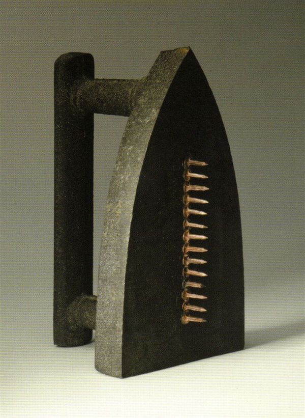 Man Ray, Cadeau,, 1921 (casting 1974)