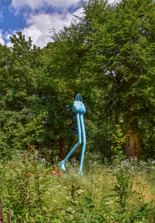 Erwin Wurm, Big Step, 2023